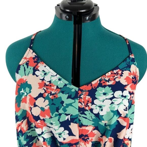 Lush Floral Top - Picture 5 of 10